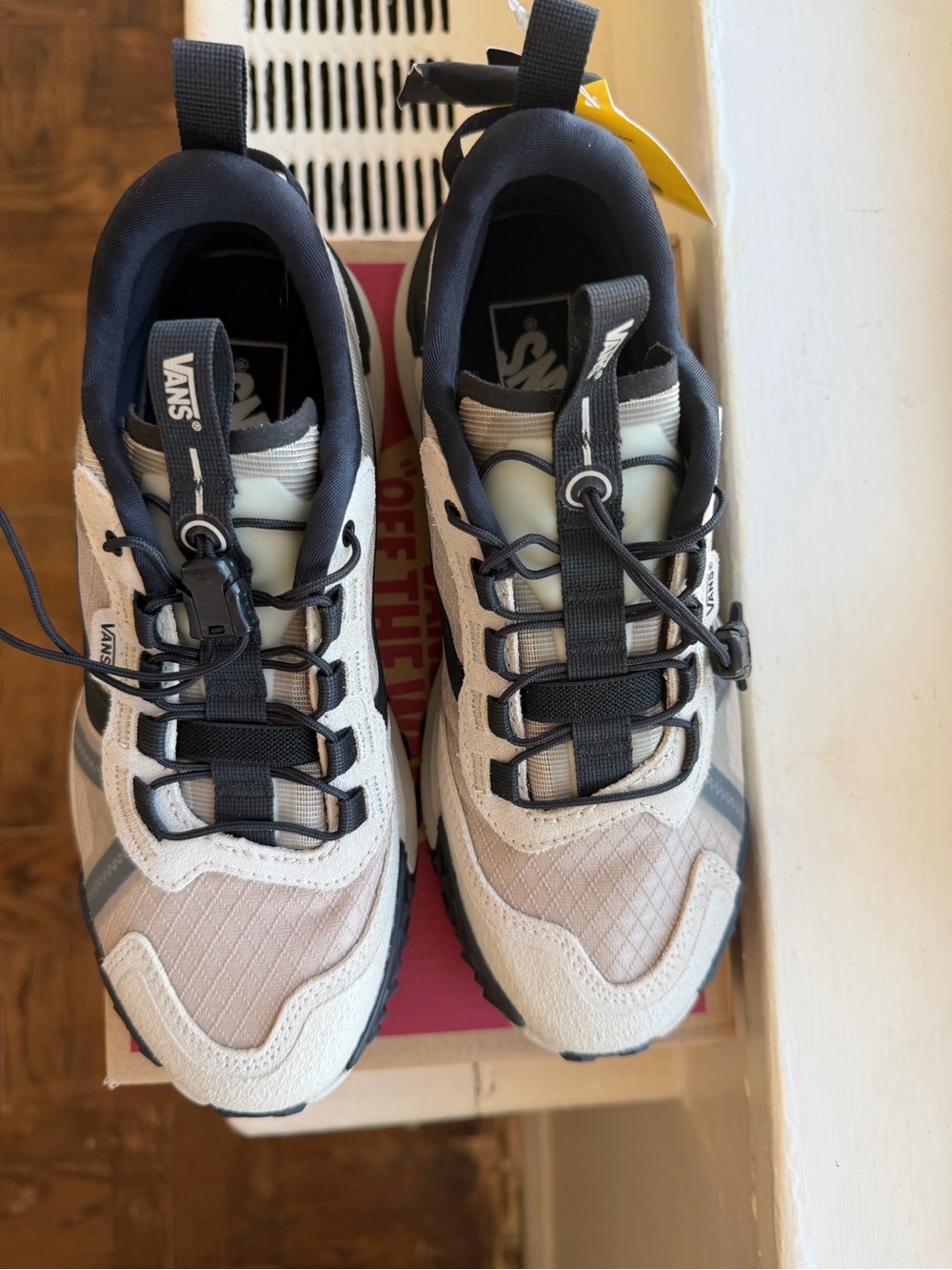 Vans Women’s X.C Crosspath Hiking Shoe - size 6 - peyote beige/black - Picture 2 of 4